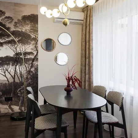 Apartment Leogrand On Svobody Avenue *