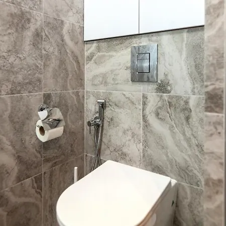 Leogrand On Svobody Avenue Apartment *