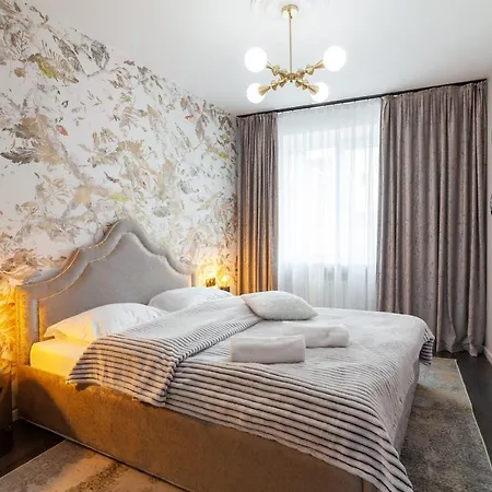 Apartment Leogrand On Svobody Avenue *